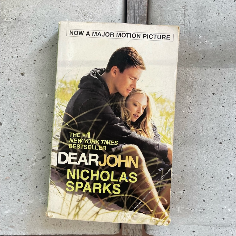 Dear John by Nicholas Sparks- Paperback